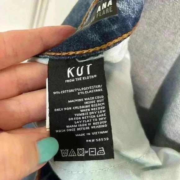 Kut from the Kloth Ana High Rise Fab Ab Flare. Size 18. Denim. Distressed. - Picture 12 of 16